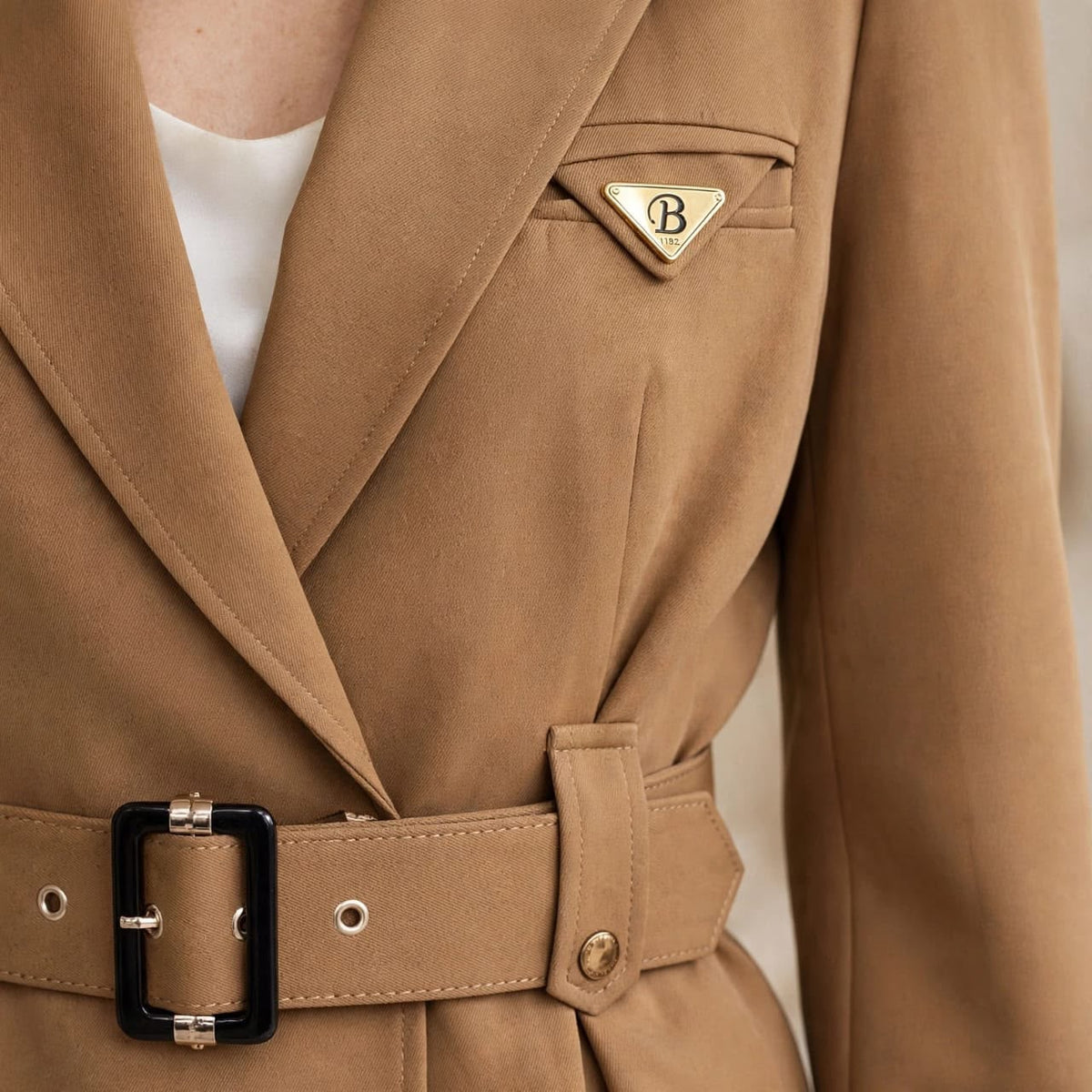 Elegant Belted Blazer Blank & Brown