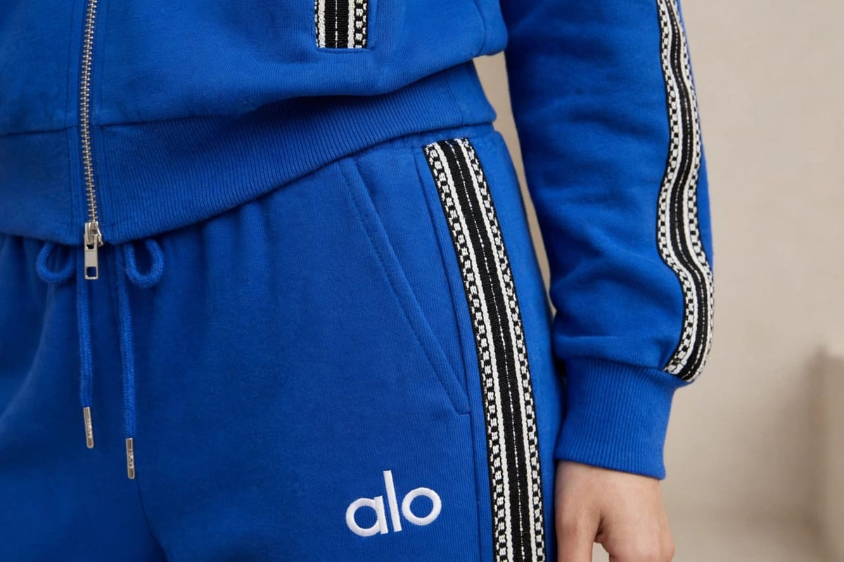 Women's Full-Zip Hoodie & Wide-Leg Sweatpants Set with Patterned Side Stripes