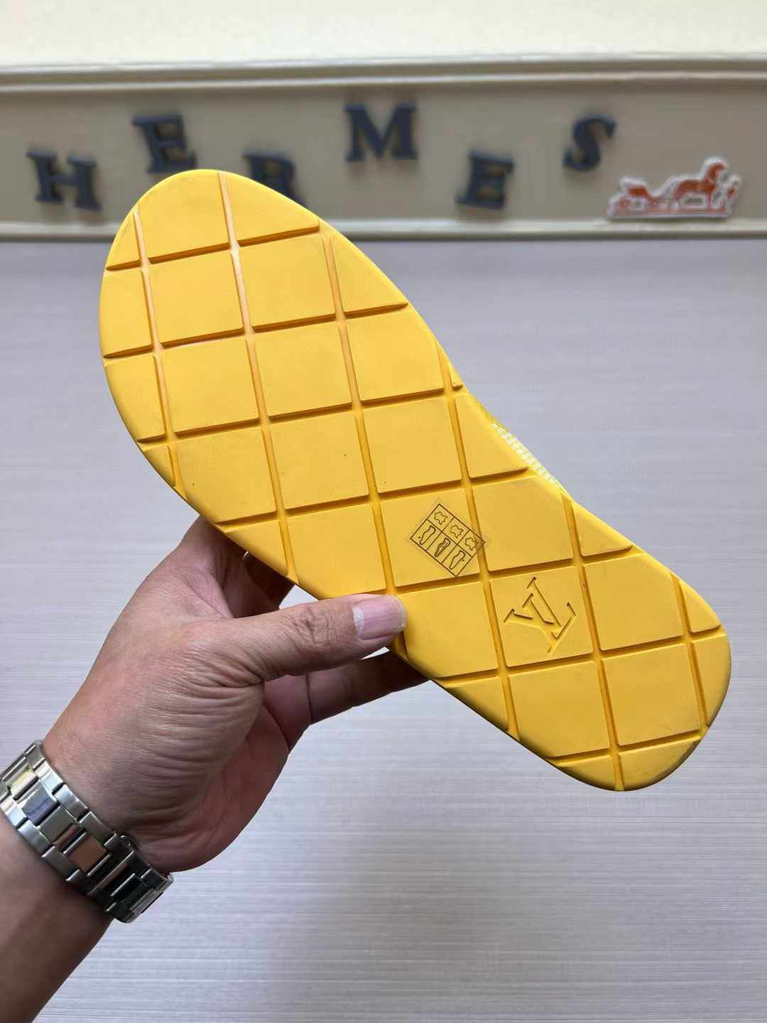 LV Venice Mule – Damier Lambskin Crossover Sandals (Prefall 2024 Collection)
