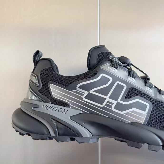 LV Runner Tatic Sneaker – Technical Mesh & Tape Design with Quick Lacing System