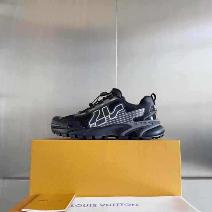LV Runner Tatic Sneaker – Technical Mesh & Tape Design with Quick Lacing System
