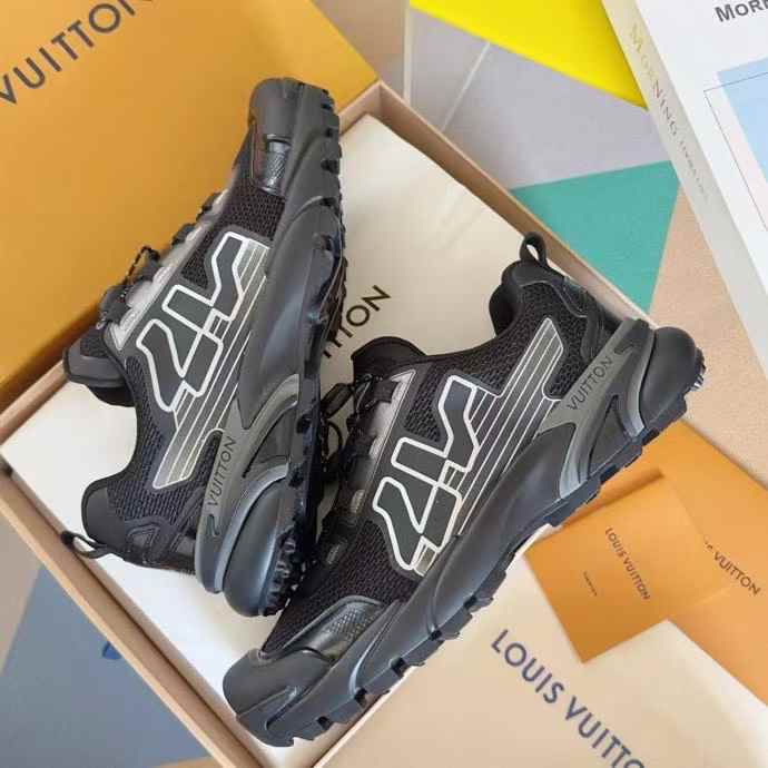 LV Runner Tatic Sneaker – Technical Mesh & Tape Design with Quick Lacing System