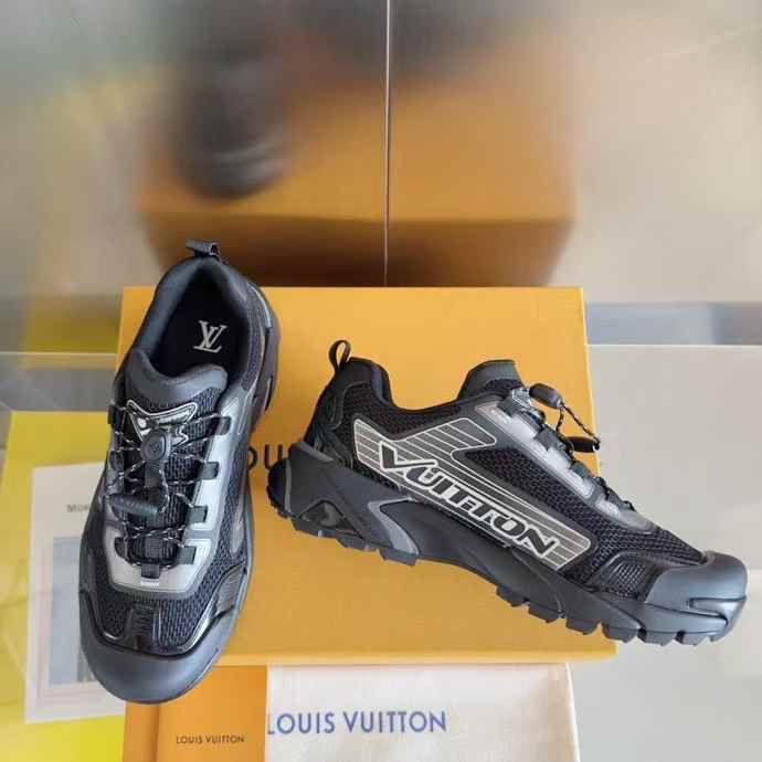 LV Runner Tatic Sneaker – Technical Mesh & Tape Design with Quick Lacing System