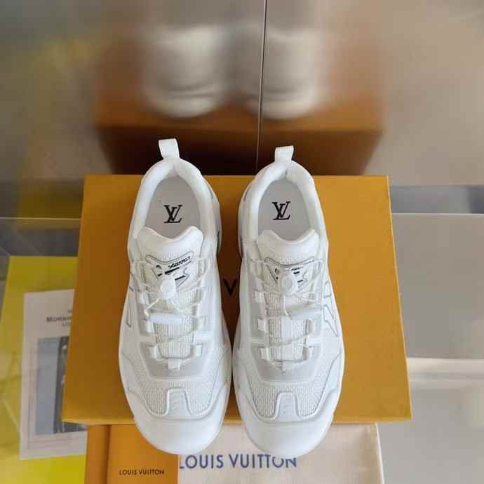 LV Runner Tatic Sneaker – Technical Mesh & Tape Design with Quick Lacing System