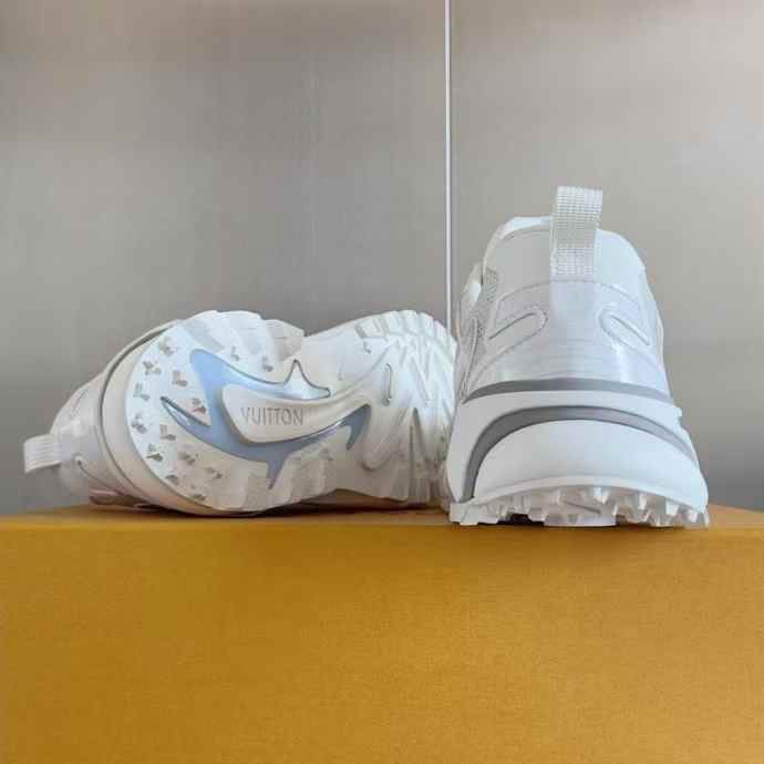 LV Runner Tatic Sneaker – Technical Mesh & Tape Design with Quick Lacing System