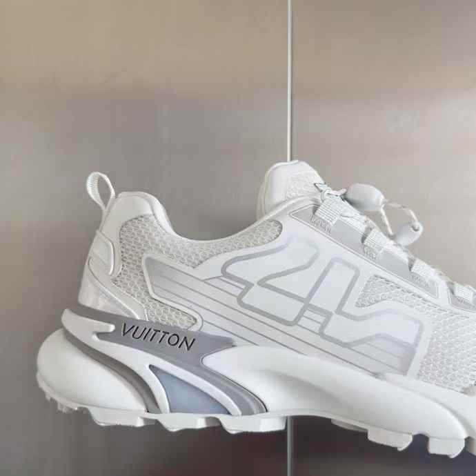 LV Runner Tatic Sneaker – Technical Mesh & Tape Design with Quick Lacing System