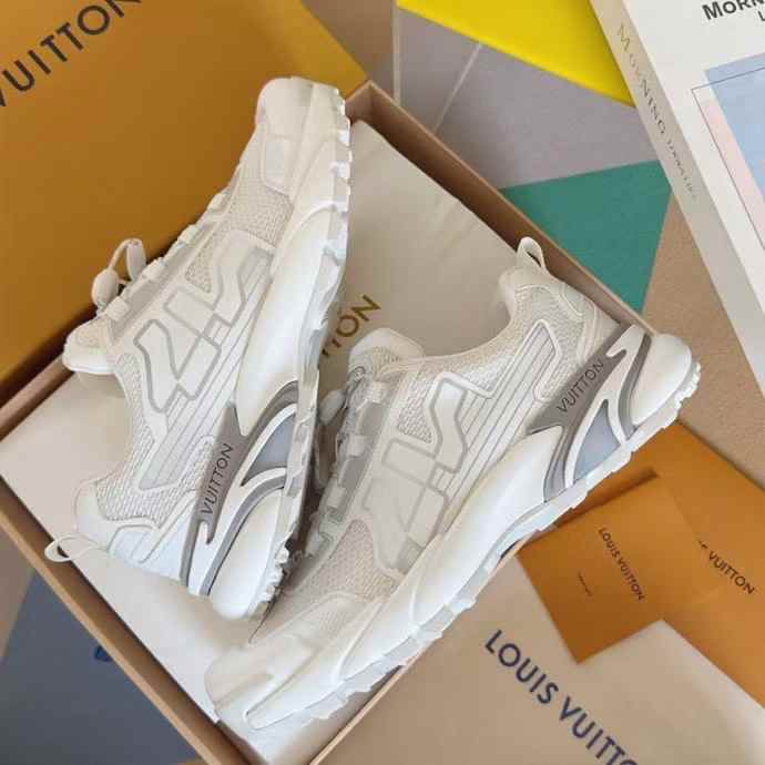 LV Runner Tatic Sneaker – Technical Mesh & Tape Design with Quick Lacing System