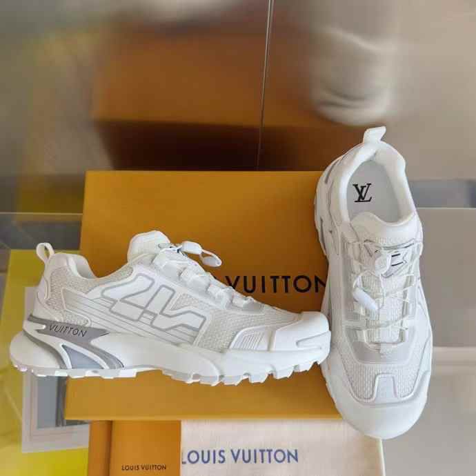 LV Runner Tatic Sneaker – Technical Mesh & Tape Design with Quick Lacing System