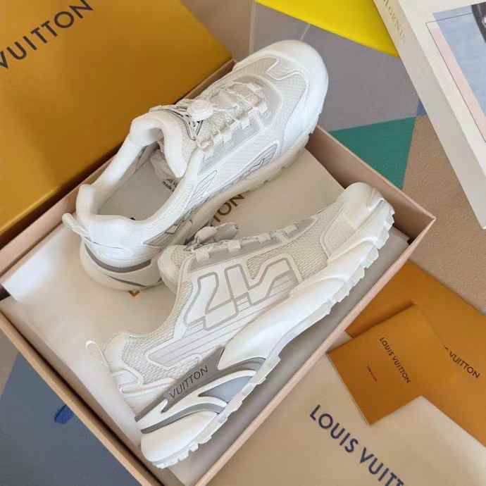 LV Runner Tatic Sneaker – Technical Mesh & Tape Design with Quick Lacing System