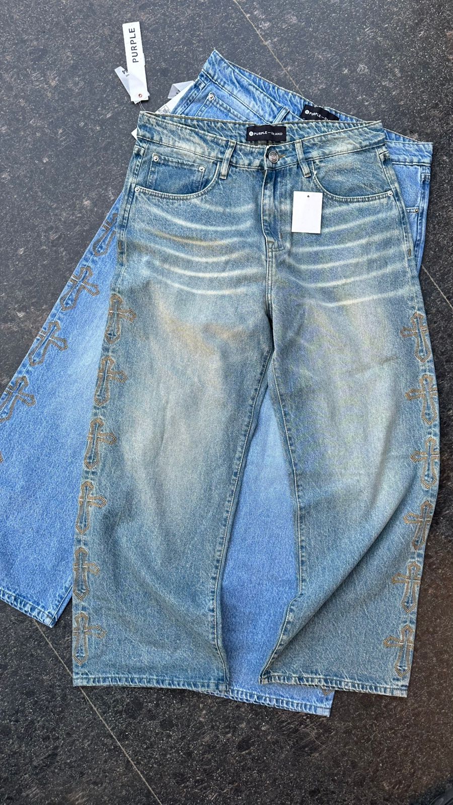 Men’s Relaxed Fit Full Length Fixed Waist Jeans with Side Embroidery – Regular Wear