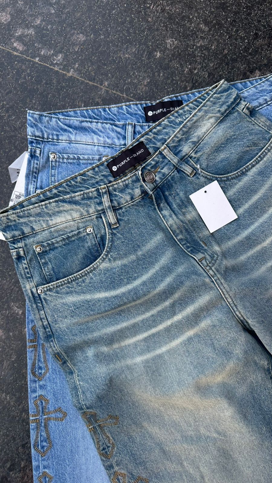 Men’s Relaxed Fit Full Length Fixed Waist Jeans with Side Embroidery – Regular Wear