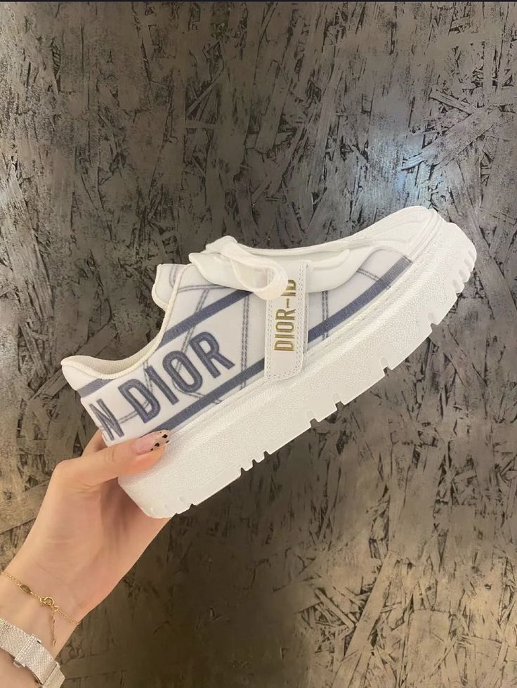 ID Low-Top Sneaker