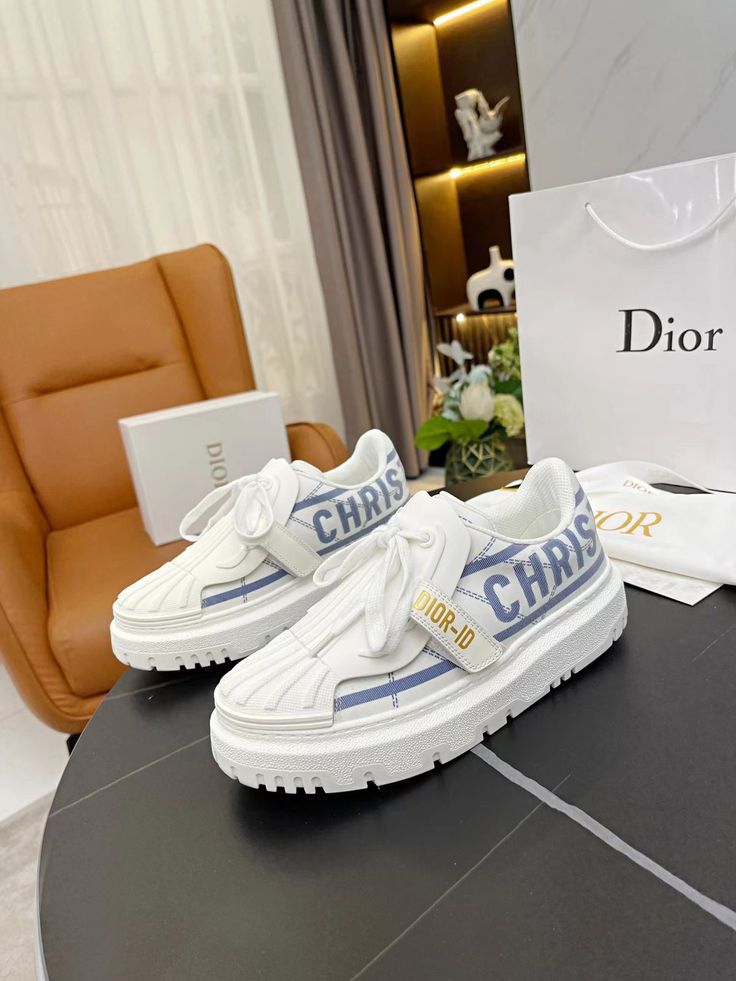 ID Low-Top Sneaker