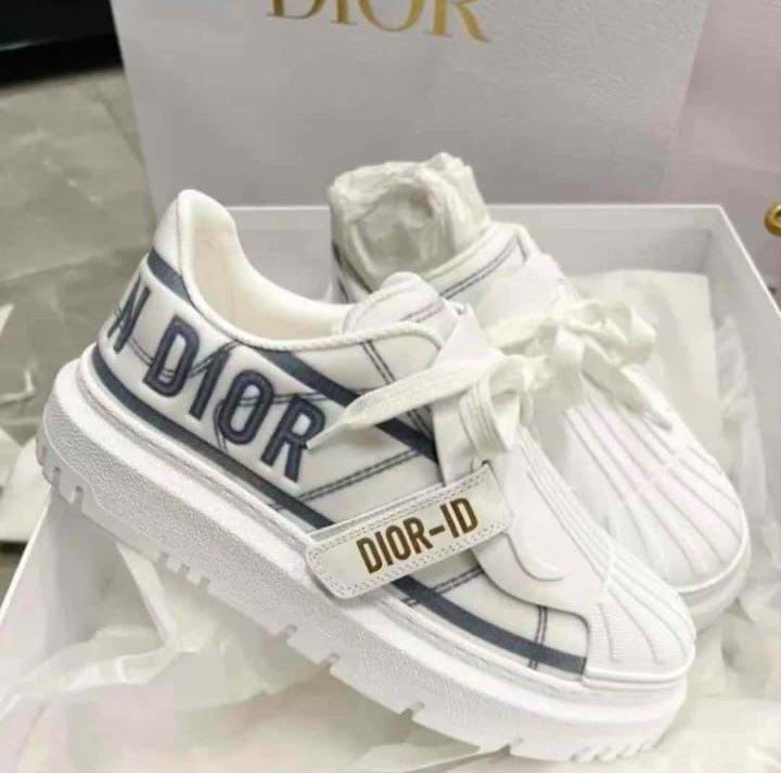 ID Low-Top Sneaker