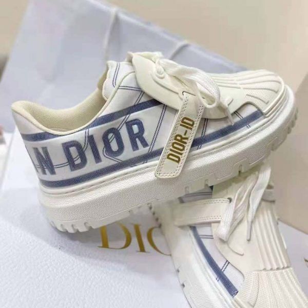 ID Low-Top Sneaker