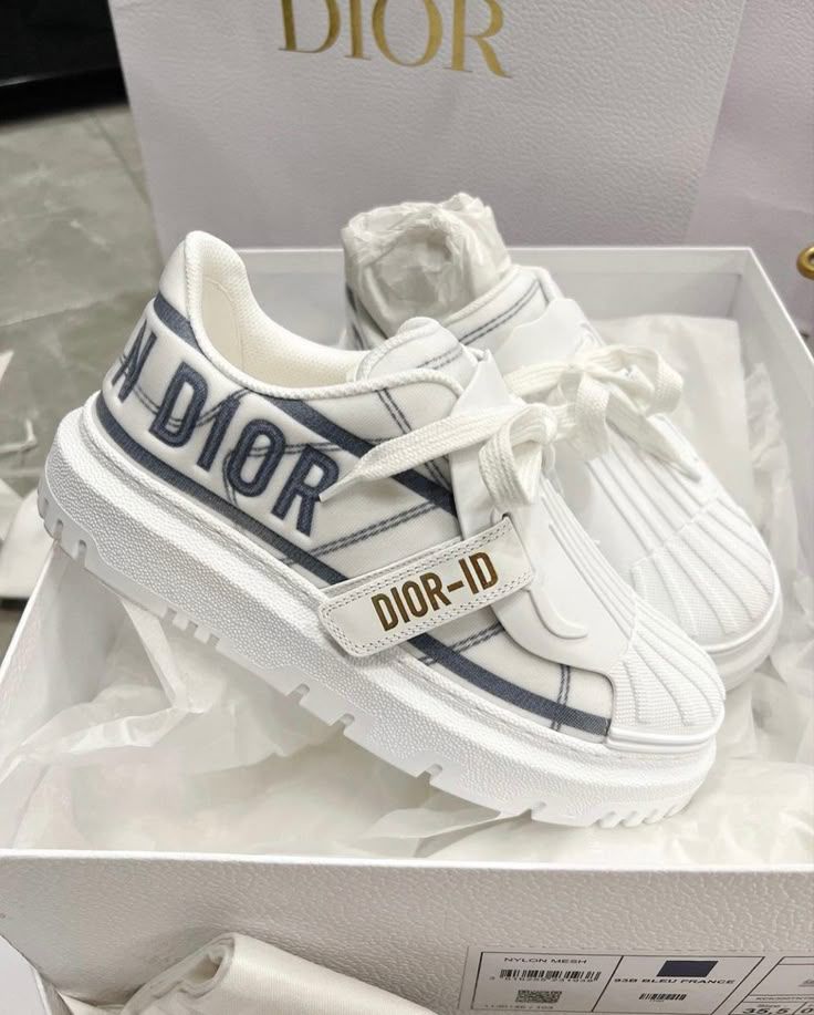 ID Low-Top Sneaker
