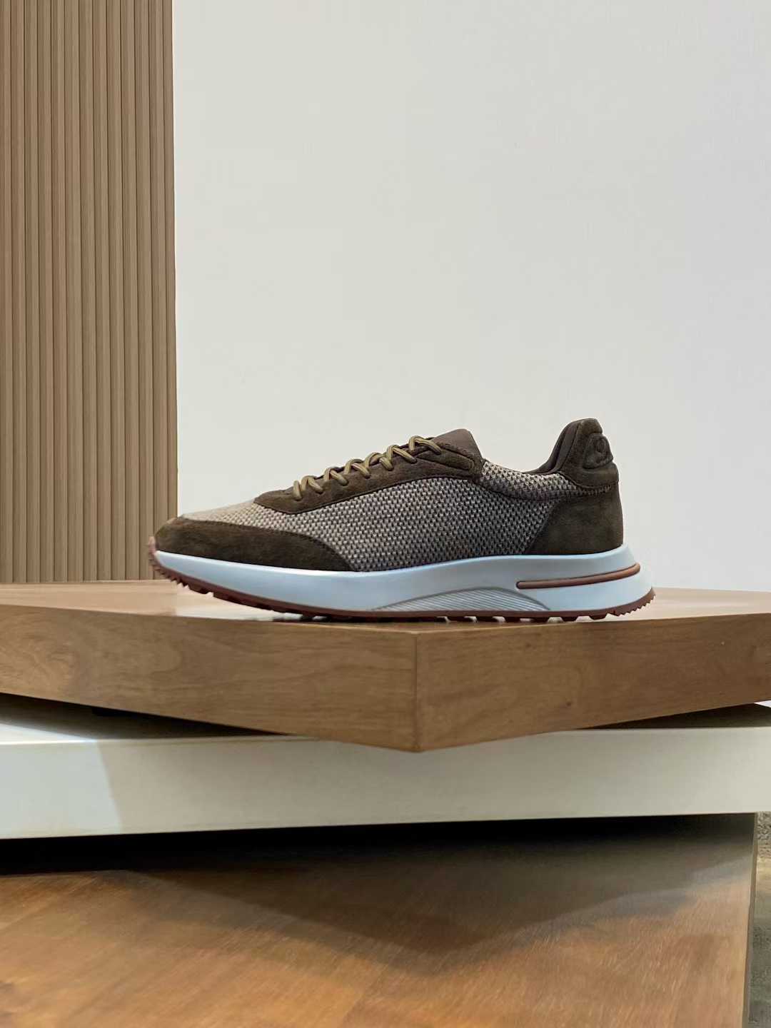 Luxury Weekend Walk Sneakers – Premium Comfort Edition