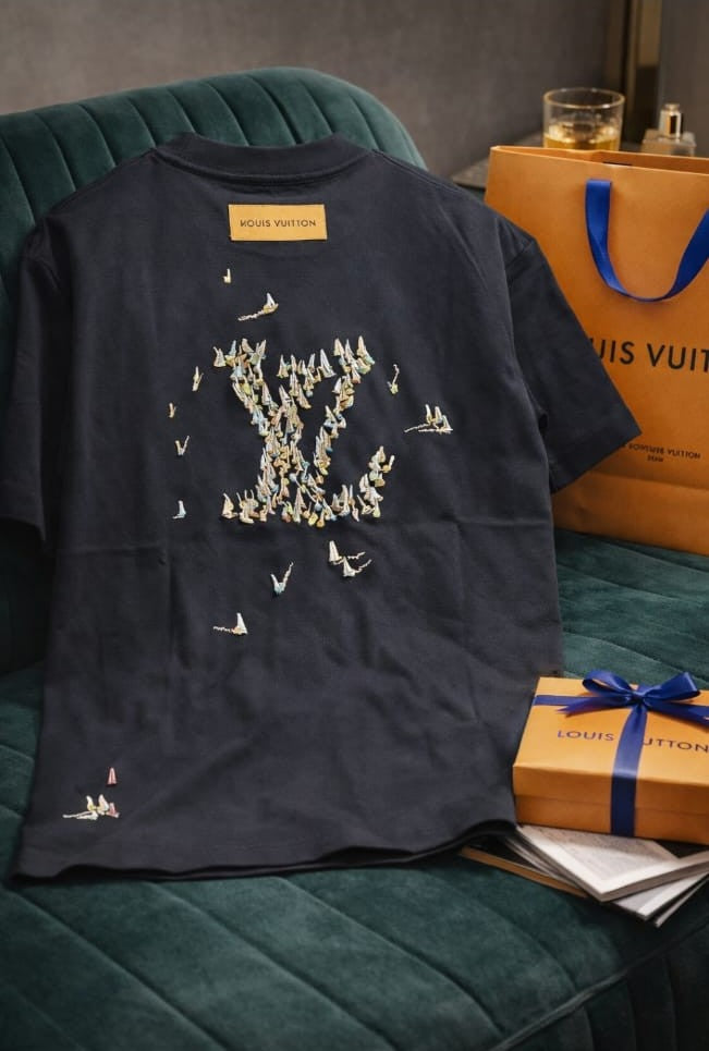 Luxury Bird Motif Tee – Premium 350 GSM Edition
