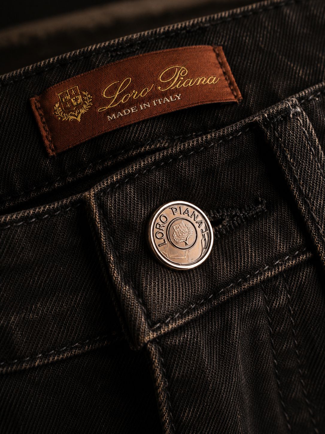 Premium Comfort-Fit Denim (Men)