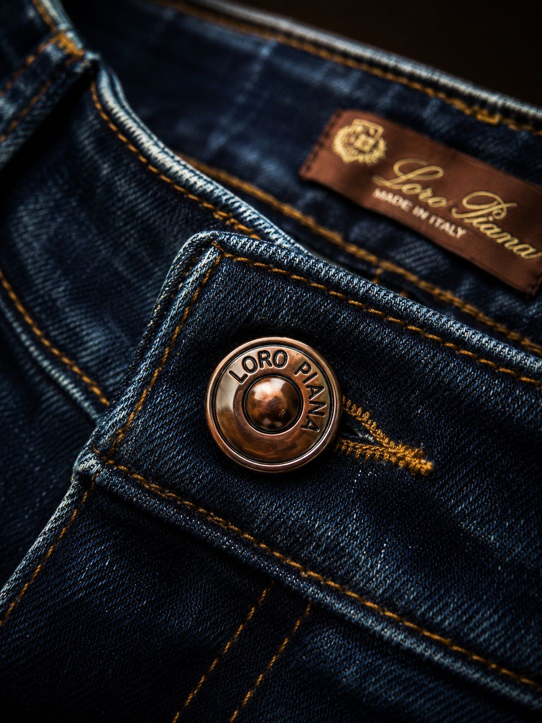 Premium Comfort-Fit Denim (Men)